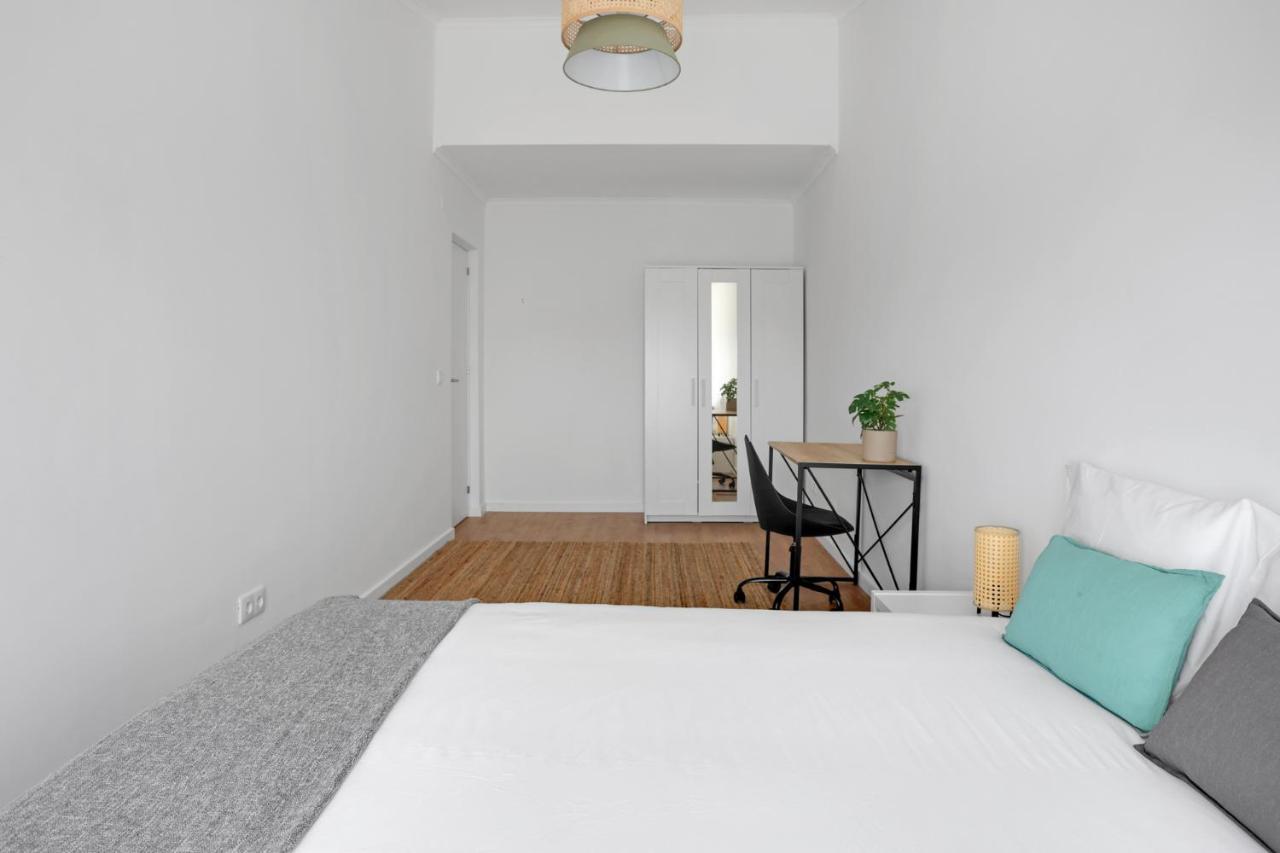 Sunny 2 Bedroom Apartment In Almada - Balconies With River View Экстерьер фото