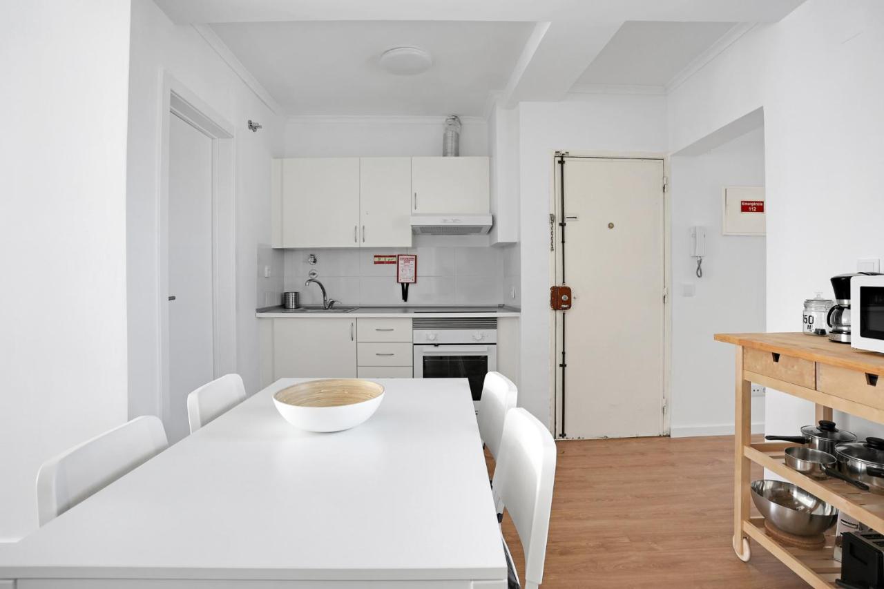 Sunny 2 Bedroom Apartment In Almada - Balconies With River View Экстерьер фото